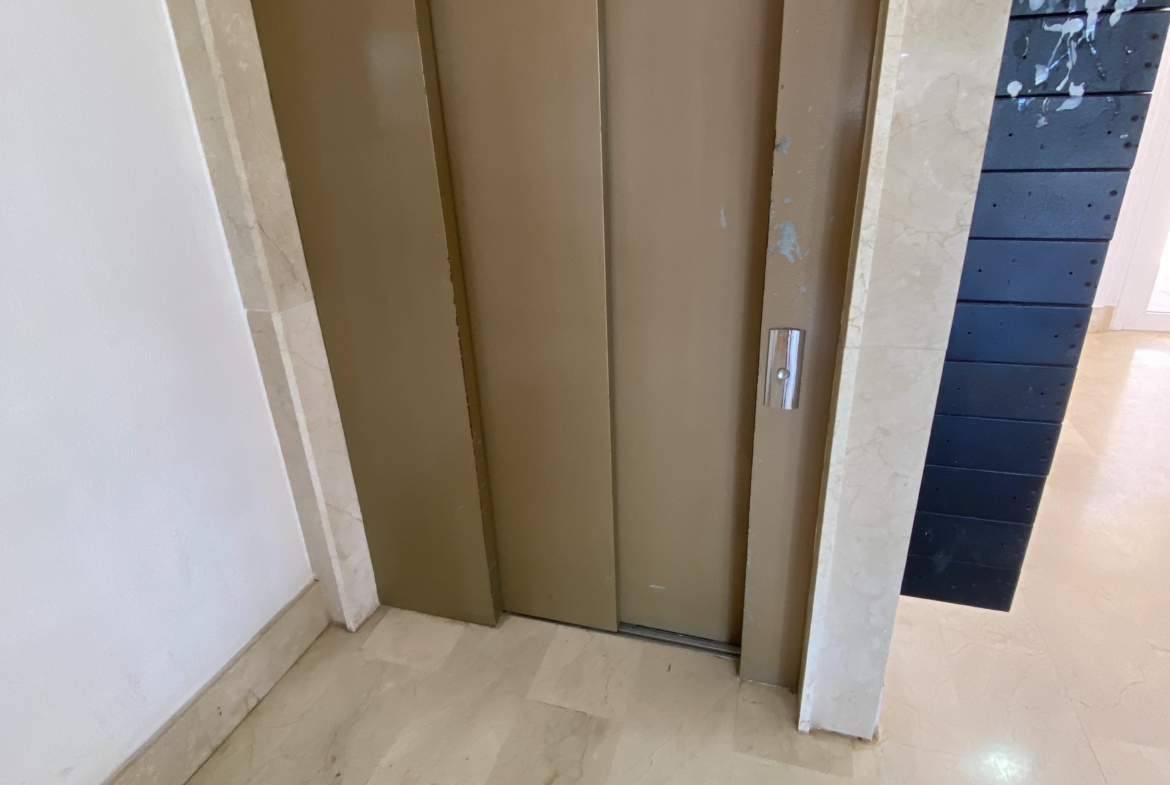 2 Bedroom / 2 Bathroom Apartment * Very popular Development * San Pedro del Pinatar * 10 minutes walk to the local beach * Shared Pool / Jacuzzi * Rooftop Solarium with BBQ facilities * Excellent Views €139,995 *
