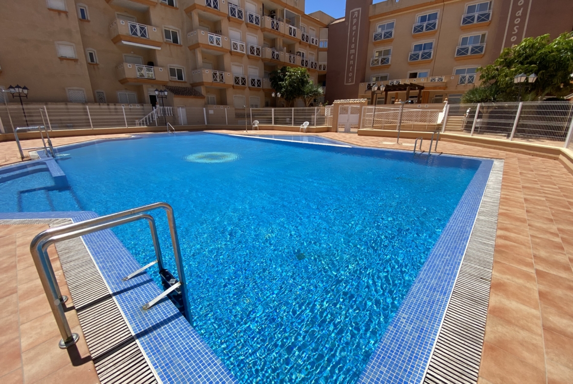 2 Bedroom / 2 Bathroom Apartment * Very popular Development * San Pedro del Pinatar * 10 minutes walk to the local beach * Shared Pool / Jacuzzi * Rooftop Solarium with BBQ facilities * Excellent Views €139,995 *