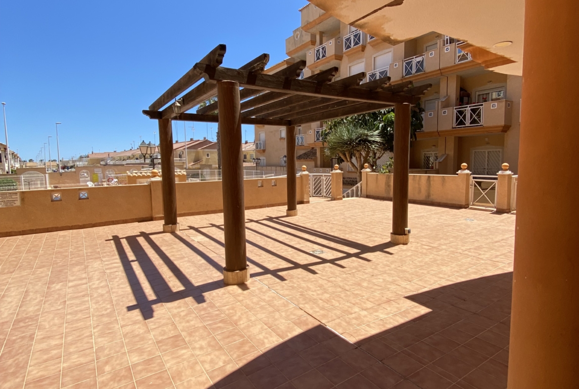 2 Bedroom / 2 Bathroom Apartment * Very popular Development * San Pedro del Pinatar * 10 minutes walk to the local beach * Shared Pool / Jacuzzi * Rooftop Solarium with BBQ facilities * Excellent Views €139,995 *