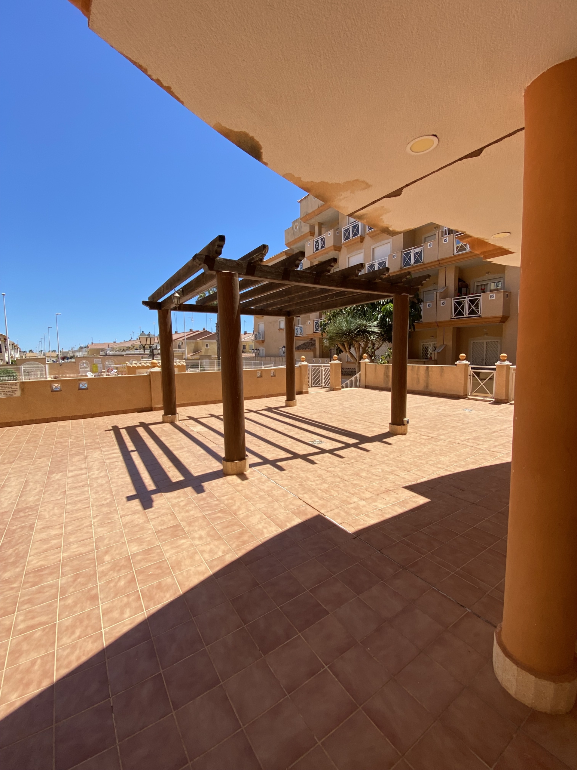 IMG_0575 2 Bedroom / 2 Bathroom Apartment * Very popular Development * San Pedro del Pinatar * 10 minutes walk to the local beach * Shared Pool / Jacuzzi * Rooftop Solarium with BBQ facilities * Excellent Views €139,995 *