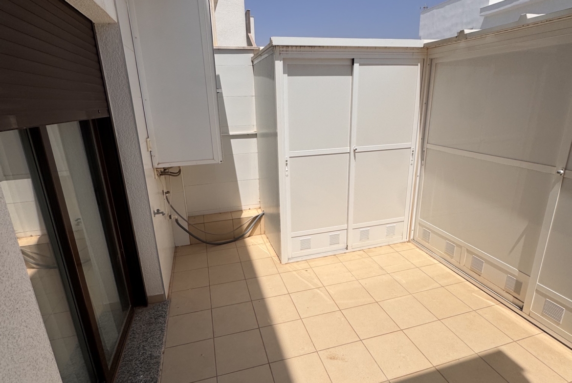 3 Bedroom / 2 Bathroom * Ground Floor Apartment on Huge Plot *Private Entrance * Garden * Overlooking Communal Pool Area * Pilar De La Horadada * Playamar IV * Immaculate Condition * €339,995 *