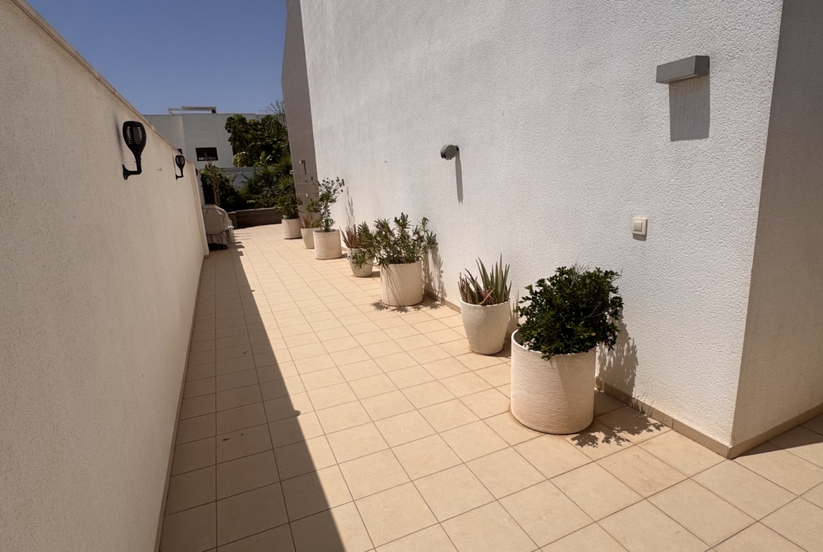 3 Bedroom / 2 Bathroom * Ground Floor Apartment on Huge Plot *Private Entrance * Garden * Overlooking Communal Pool Area * Pilar De La Horadada * Playamar IV * Immaculate Condition * €339,995 *