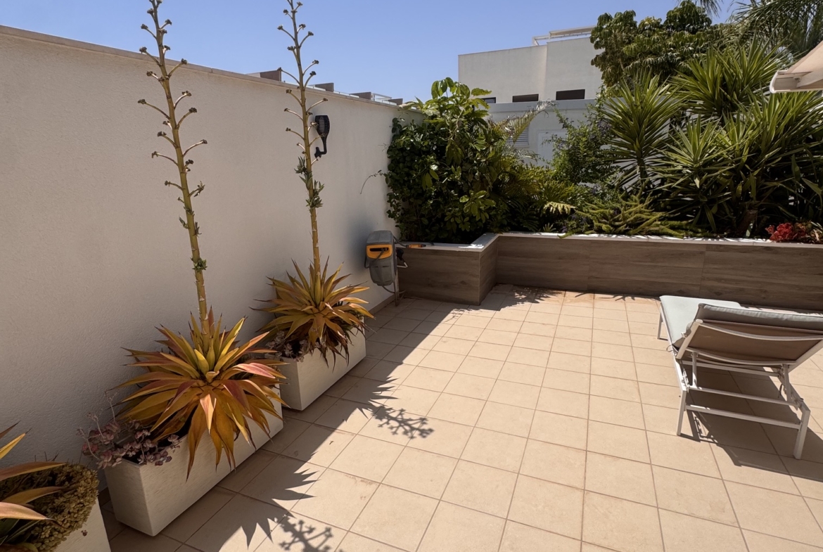 3 Bedroom / 2 Bathroom * Ground Floor Apartment on Huge Plot *Private Entrance * Garden * Overlooking Communal Pool Area * Pilar De La Horadada * Playamar IV * Immaculate Condition * €339,995 *