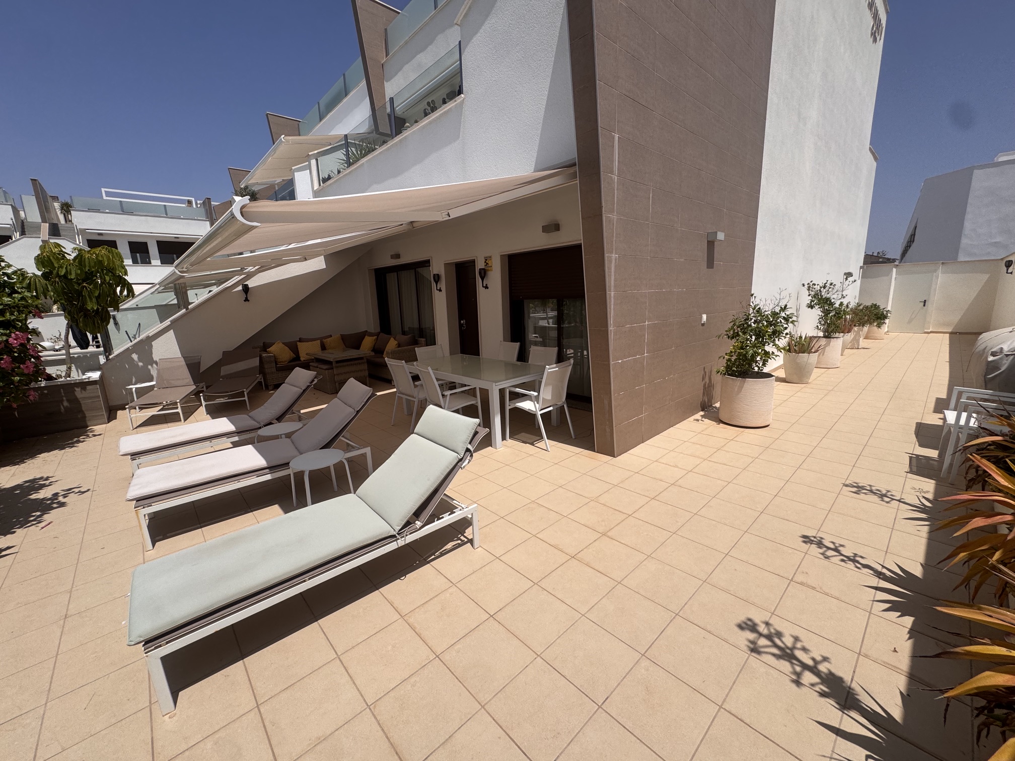 3 Bedroom / 2 Bathroom * Ground Floor Apartment on Huge Plot *Private Entrance * Garden * Overlooking Communal Pool Area * Pilar De La Horadada * Playamar IV * Immaculate Condition * €339,995 *
