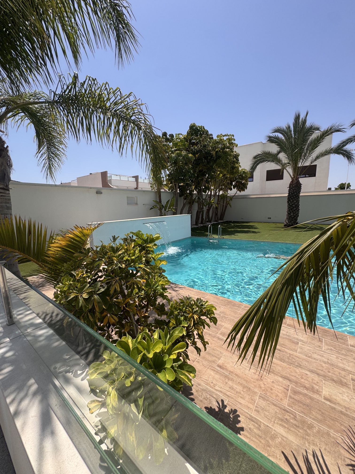 3 Bedroom / 2 Bathroom * Ground Floor Apartment on Huge Plot *Private Entrance * Garden * Overlooking Communal Pool Area * Pilar De La Horadada * Playamar IV * Immaculate Condition * €339,995 *