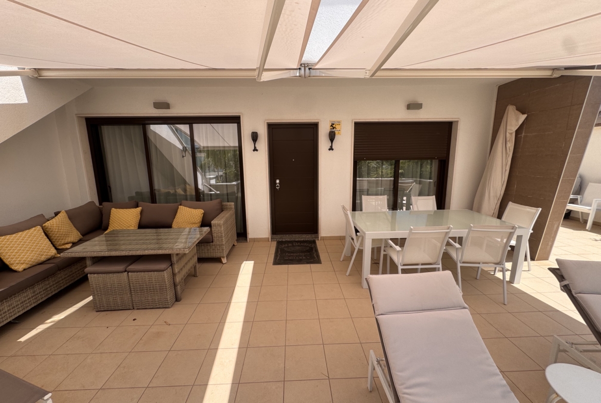 3 Bedroom / 2 Bathroom * Ground Floor Apartment on Huge Plot *Private Entrance * Garden * Overlooking Communal Pool Area * Pilar De La Horadada * Playamar IV * Immaculate Condition * €339,995 *