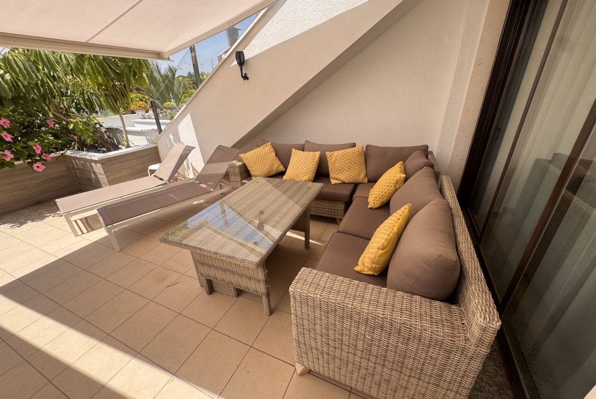 3 Bedroom / 2 Bathroom * Ground Floor Apartment on Huge Plot *Private Entrance * Garden * Overlooking Communal Pool Area * Pilar De La Horadada * Playamar IV * Immaculate Condition * €339,995 *