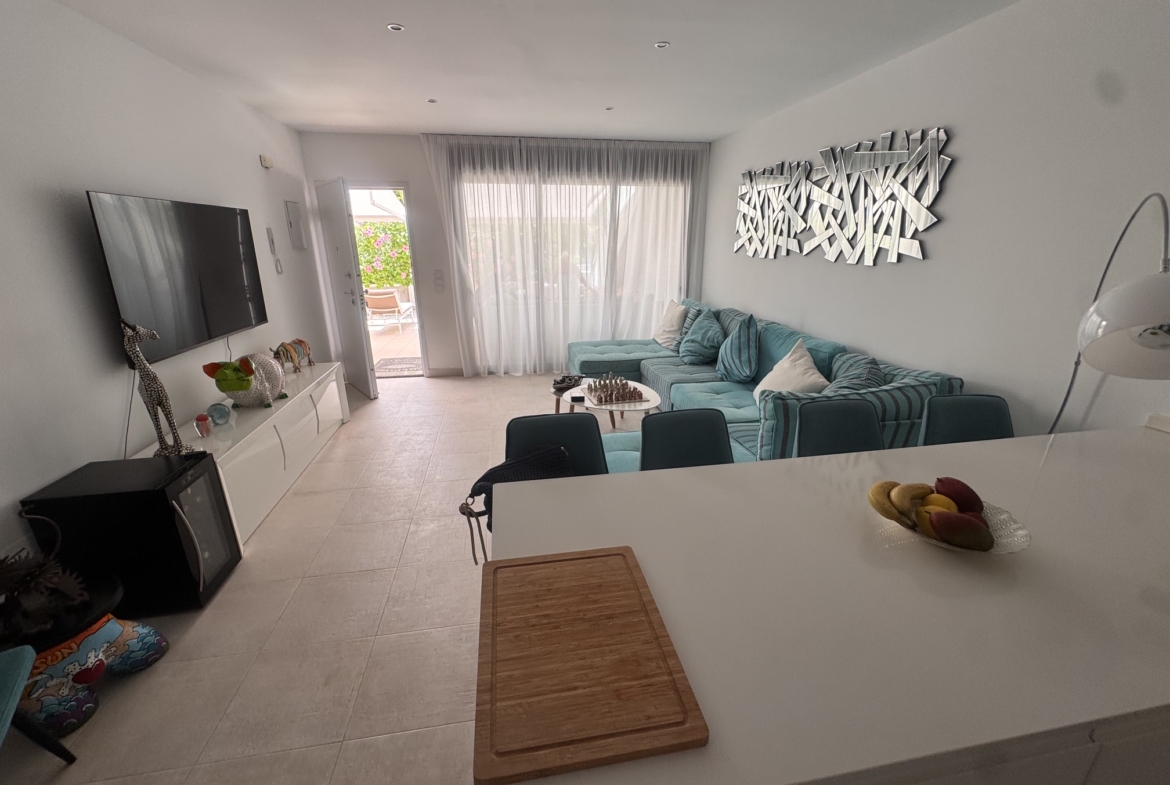 3 Bedroom / 2 Bathroom * Ground Floor Apartment on Huge Plot *Private Entrance * Garden * Overlooking Communal Pool Area * Pilar De La Horadada * Playamar IV * Immaculate Condition * €339,995 *