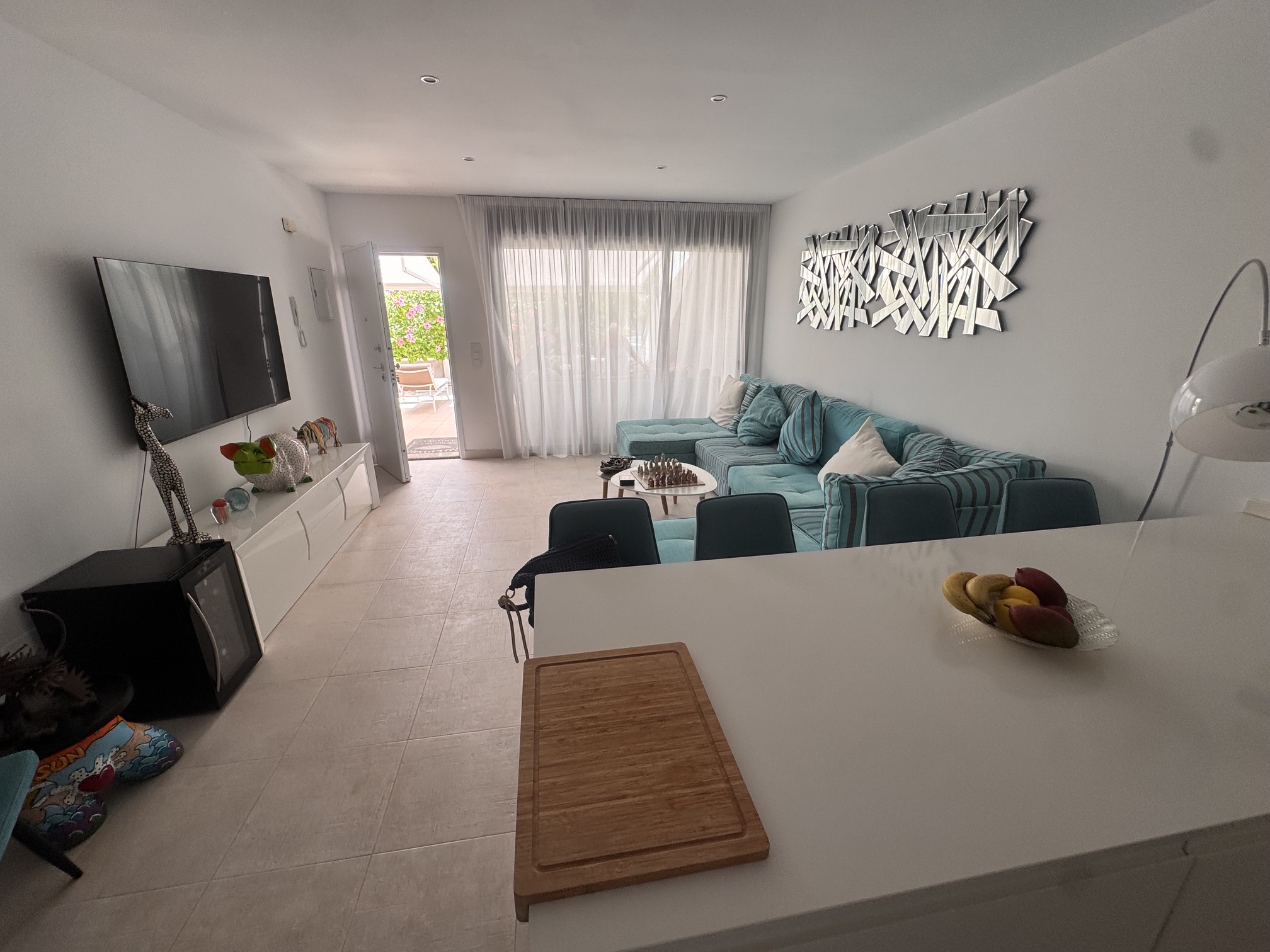 3 Bedroom / 2 Bathroom * Ground Floor Apartment on Huge Plot *Private Entrance * Garden * Overlooking Communal Pool Area * Pilar De La Horadada * Playamar IV * Immaculate Condition * €339,995 *