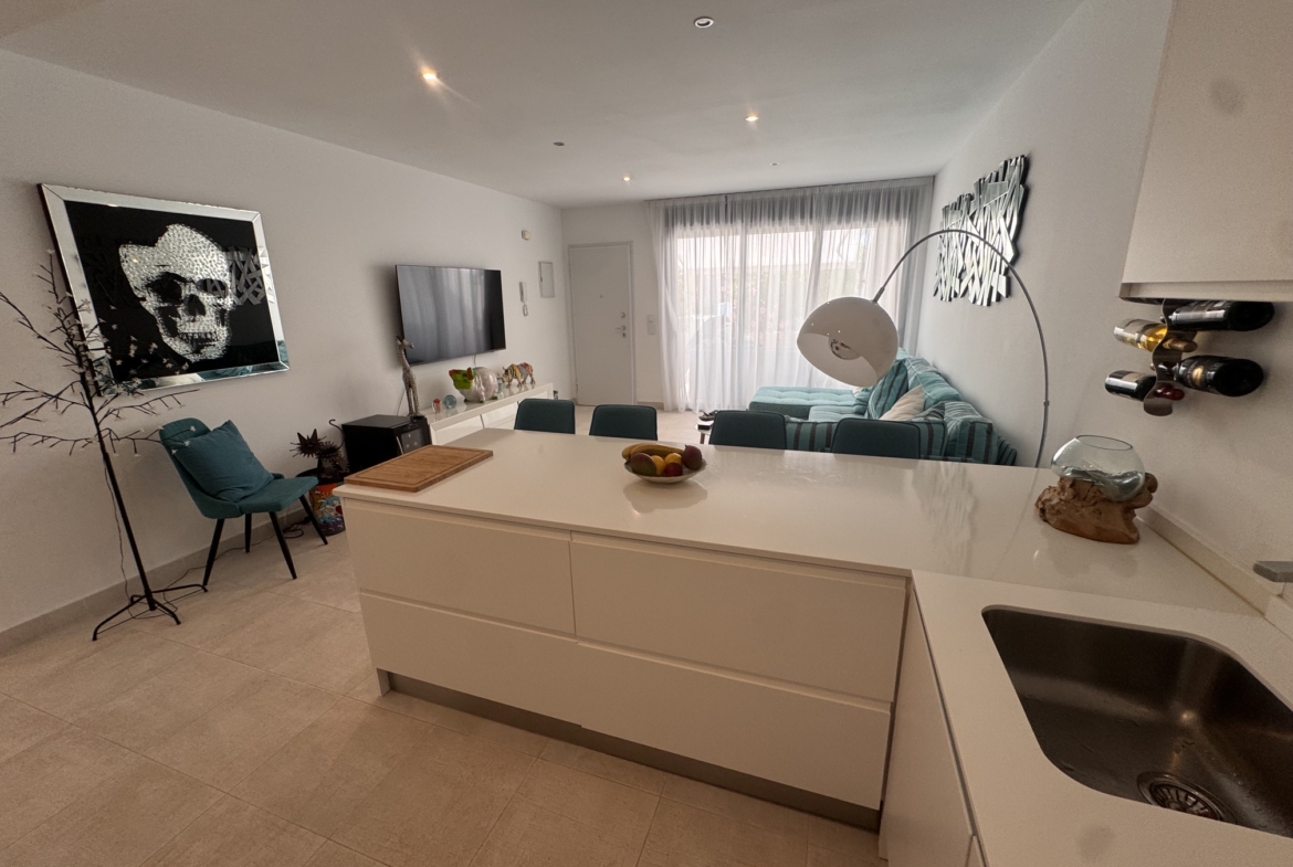 3 Bedroom / 2 Bathroom * Ground Floor Apartment on Huge Plot *Private Entrance * Garden * Overlooking Communal Pool Area * Pilar De La Horadada * Playamar IV * Immaculate Condition * €339,995 *