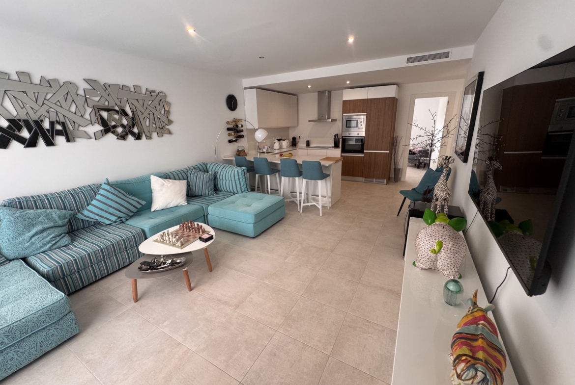 3 Bedroom / 2 Bathroom * Ground Floor Apartment on Huge Plot *Private Entrance * Garden * Overlooking Communal Pool Area * Pilar De La Horadada * Playamar IV * Immaculate Condition * €339,995 *