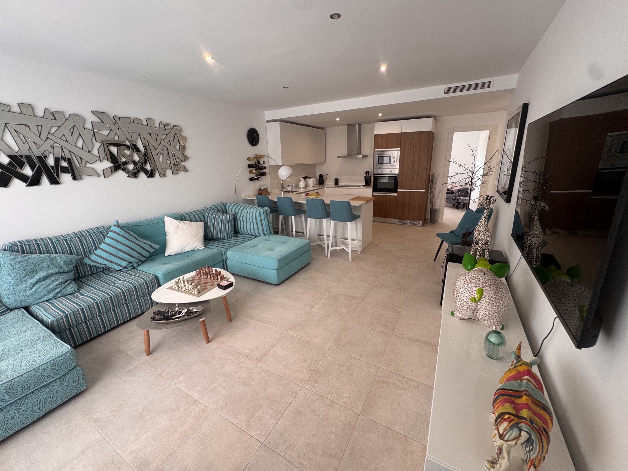 3 Bedroom / 2 Bathroom * Ground Floor Apartment on Huge Plot *Private Entrance * Garden * Overlooking Communal Pool Area * Pilar De La Horadada * Playamar IV * Immaculate Condition * €339,995 *
