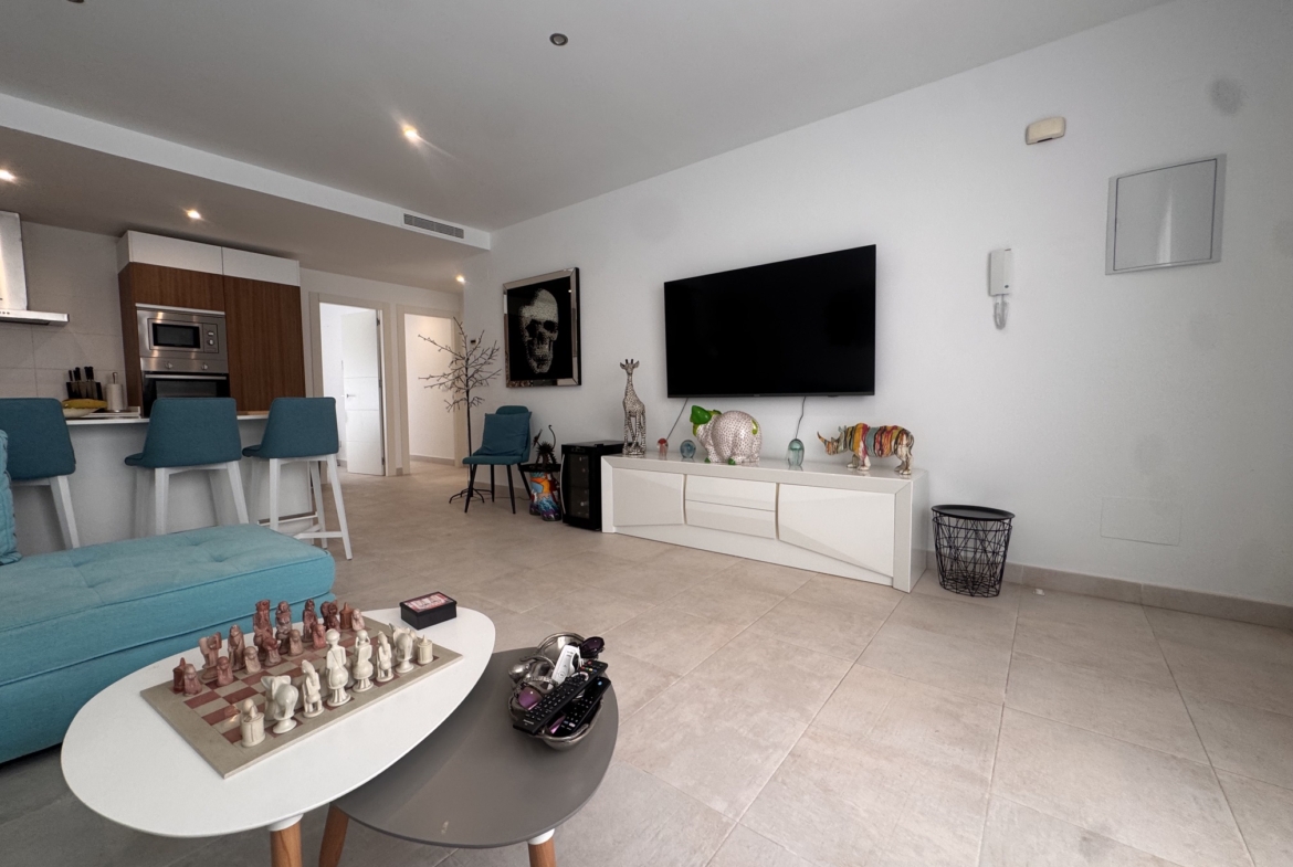3 Bedroom / 2 Bathroom * Ground Floor Apartment on Huge Plot *Private Entrance * Garden * Overlooking Communal Pool Area * Pilar De La Horadada * Playamar IV * Immaculate Condition * €339,995 *