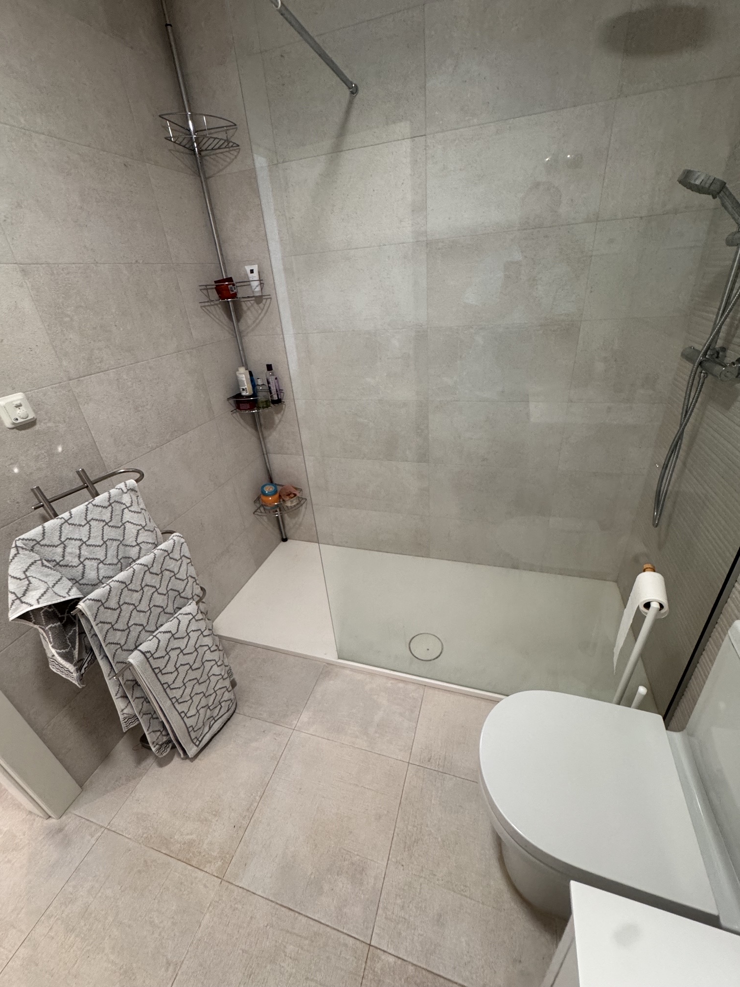 3 Bedroom / 2 Bathroom * Ground Floor Apartment on Huge Plot *Private Entrance * Garden * Overlooking Communal Pool Area * Pilar De La Horadada * Playamar IV * Immaculate Condition * €339,995 *