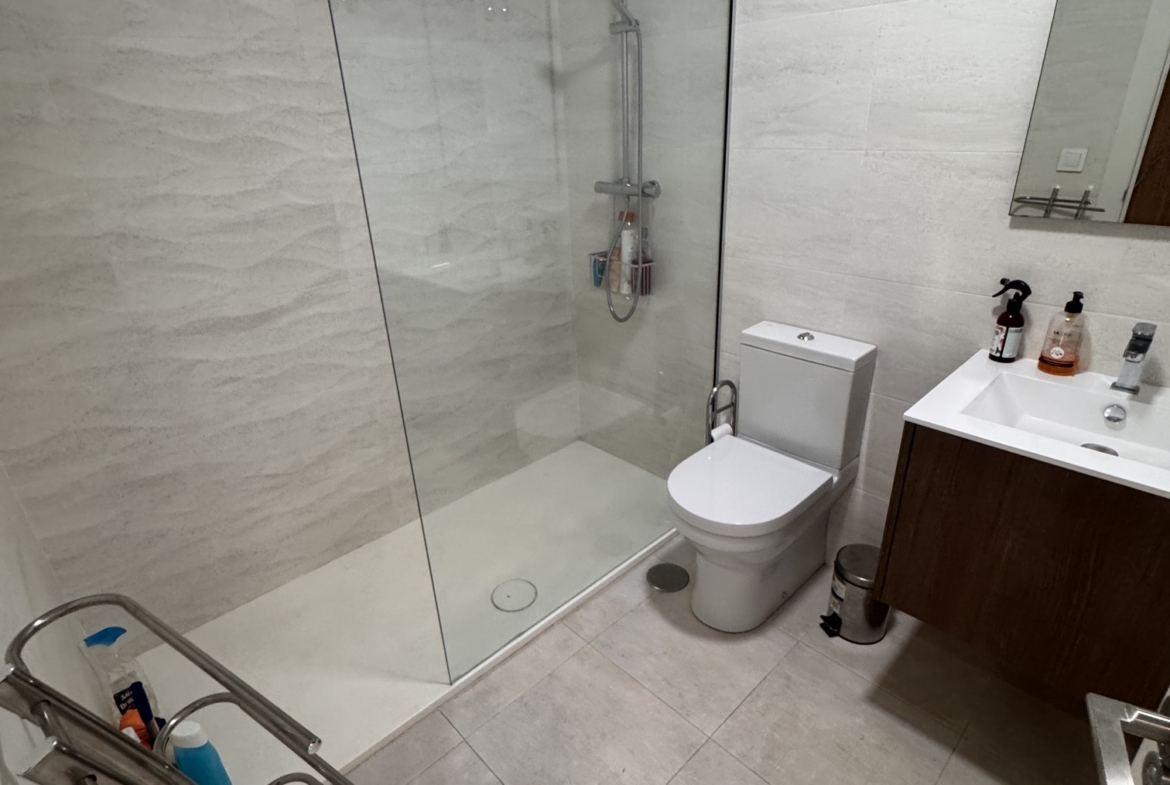 3 Bedroom / 2 Bathroom * Ground Floor Apartment on Huge Plot *Private Entrance * Garden * Overlooking Communal Pool Area * Pilar De La Horadada * Playamar IV * Immaculate Condition * €339,995 *