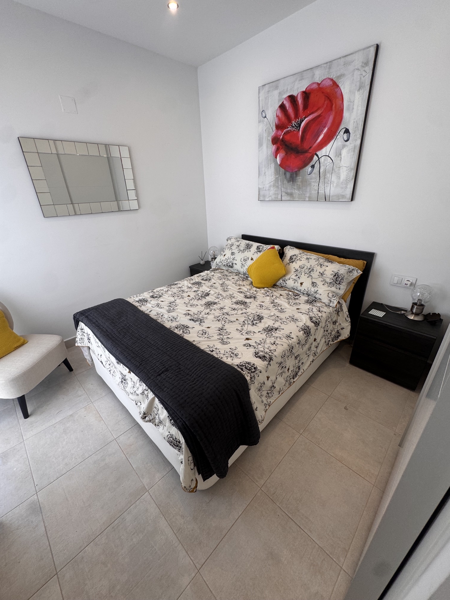 3 Bedroom / 2 Bathroom * Ground Floor Apartment on Huge Plot *Private Entrance * Garden * Overlooking Communal Pool Area * Pilar De La Horadada * Playamar IV * Immaculate Condition * €339,995 *