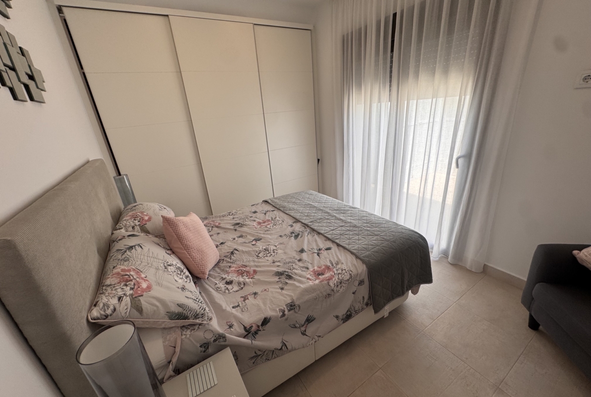3 Bedroom / 2 Bathroom * Ground Floor Apartment on Huge Plot *Private Entrance * Garden * Overlooking Communal Pool Area * Pilar De La Horadada * Playamar IV * Immaculate Condition * €339,995 *