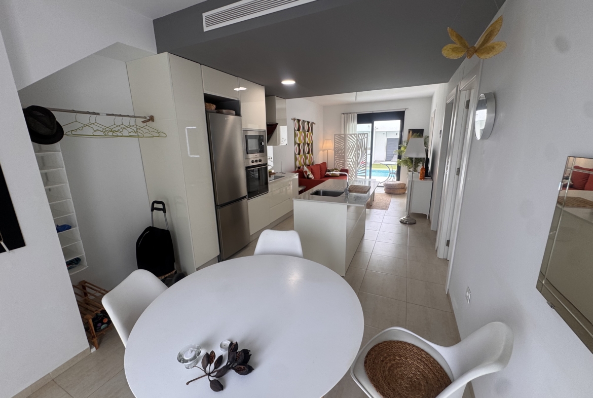 Immaculate Ground Floor Modern Apartment * 2 Bedroom / 2 Bathroom * Very Popular area Near Castelar College San Pedro / Lo Pagan  * Playamar IV * Swimming Pool * Private Parking * Only €199,995 ***