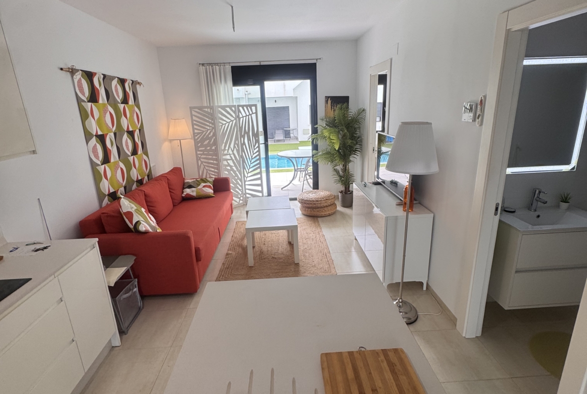 Immaculate Ground Floor Modern Apartment * 2 Bedroom / 2 Bathroom * Very Popular area Near Castelar College San Pedro / Lo Pagan  * Playamar IV * Swimming Pool * Private Parking * Only €199,995 ***