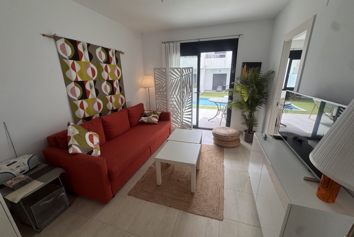 Immaculate Ground Floor Modern Apartment * 2 Bedroom / 2 Bathroom * Very Popular area Near Castelar College San Pedro / Lo Pagan * Playamar IV * Swimming Pool * Private Parking * Only €199,995 ***