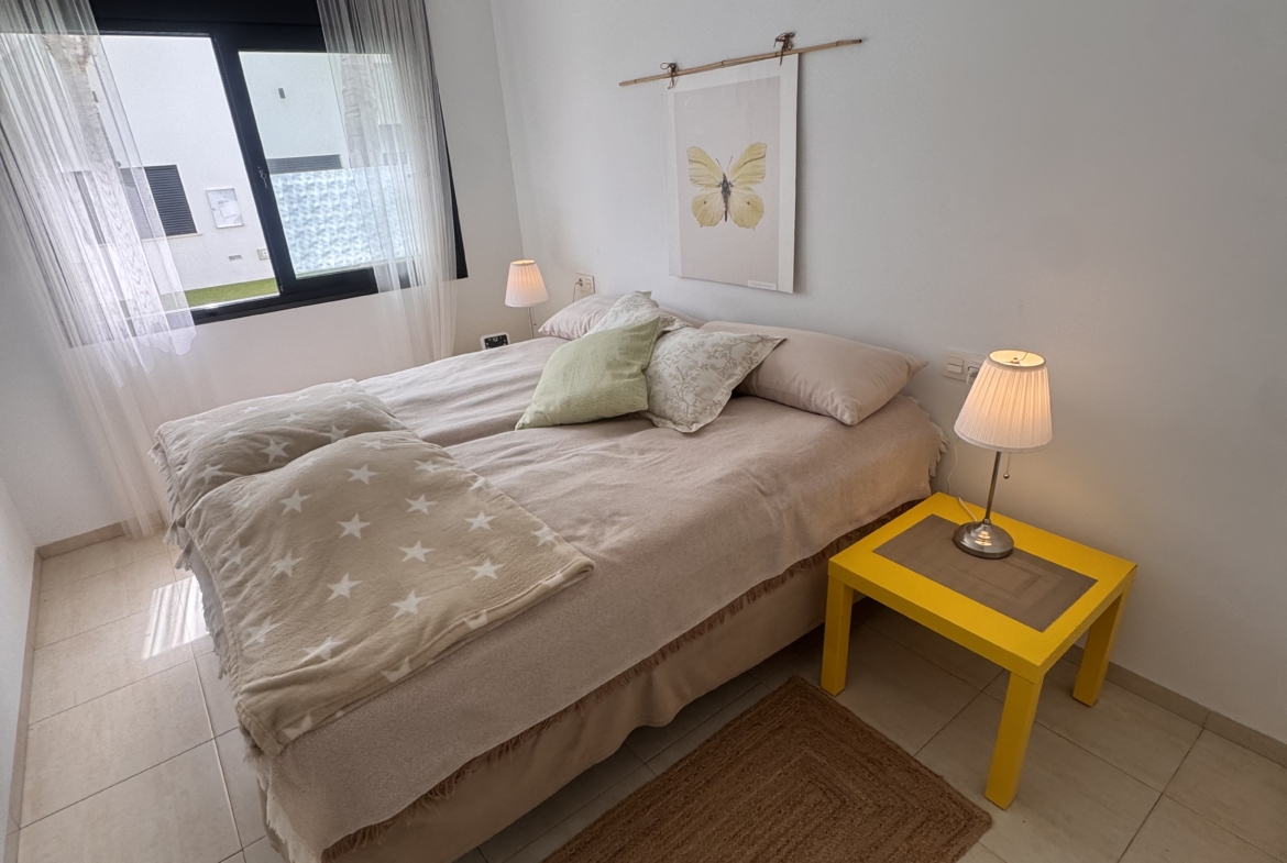 Immaculate Ground Floor Modern Apartment * 2 Bedroom / 2 Bathroom * Very Popular area Near Castelar College San Pedro / Lo Pagan  * Playamar IV * Swimming Pool * Private Parking * Only €199,995 ***