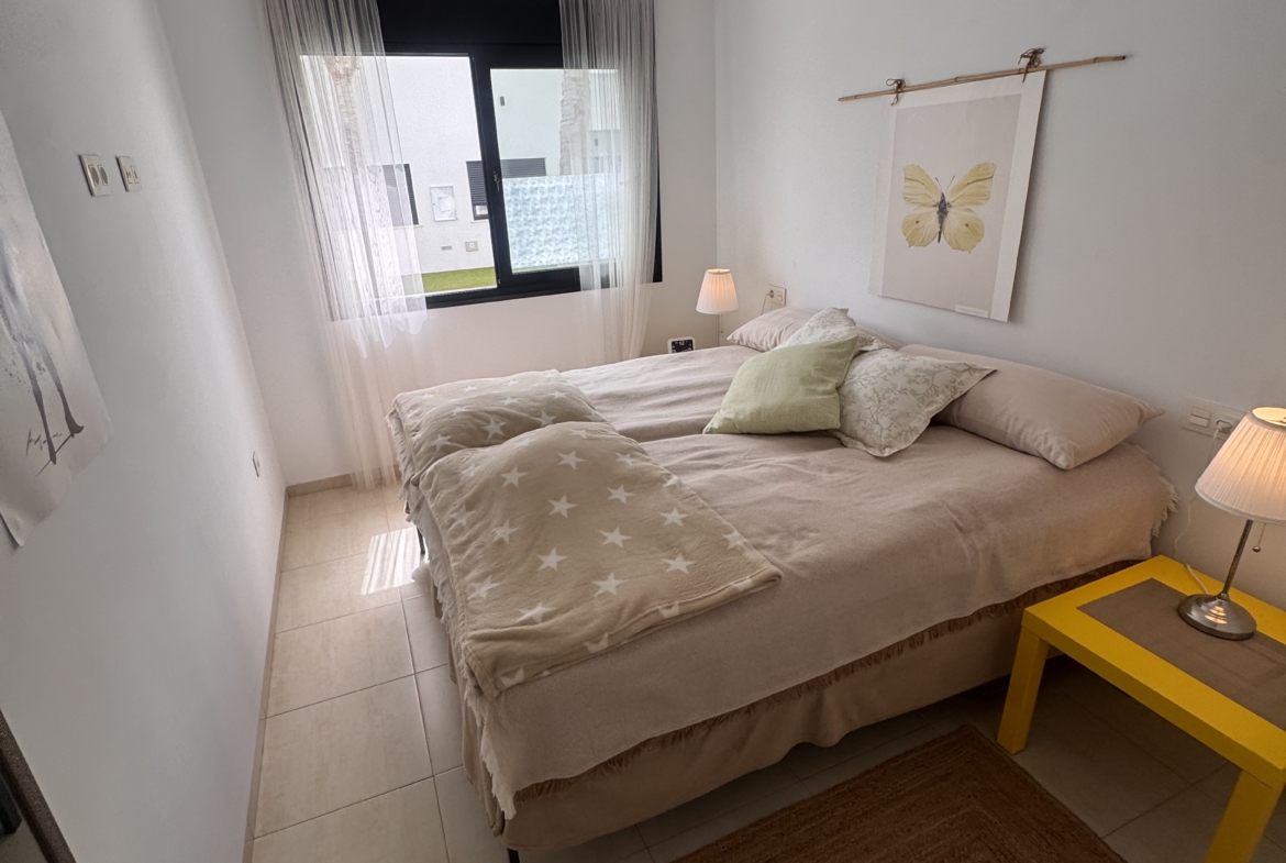 Immaculate Ground Floor Modern Apartment * 2 Bedroom / 2 Bathroom * Very Popular area Near Castelar College San Pedro / Lo Pagan  * Playamar IV * Swimming Pool * Private Parking * Only €199,995 ***