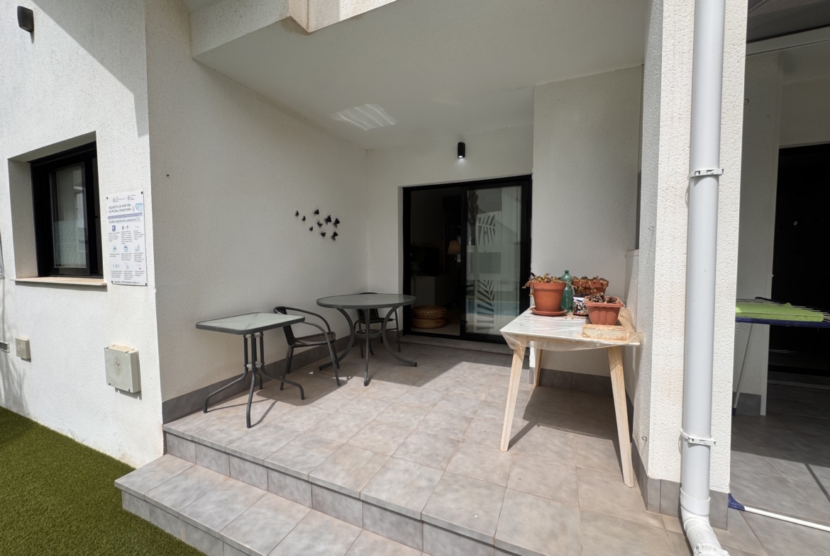 Immaculate Ground Floor Modern Apartment * 2 Bedroom / 2 Bathroom * Very Popular area Near Castelar College San Pedro / Lo Pagan  * Playamar IV * Swimming Pool * Private Parking * Only €199,995 ***