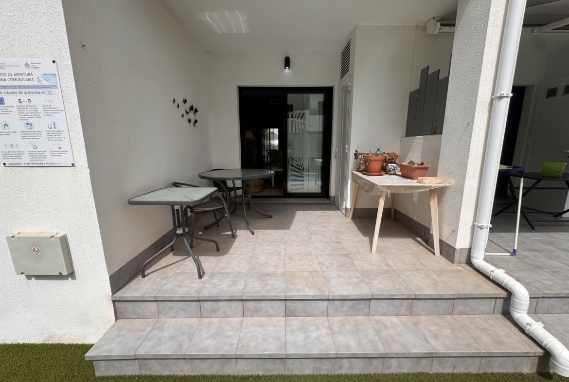 Immaculate Ground Floor Modern Apartment * 2 Bedroom / 2 Bathroom * Very Popular area Near Castelar College San Pedro / Lo Pagan  * Playamar IV * Swimming Pool * Private Parking * Only €199,995 ***