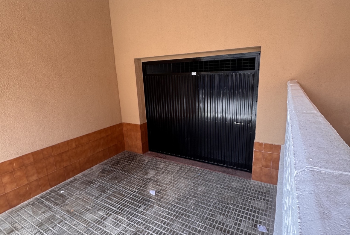 Fabulous Opportunity * 4 Bedroom Apartment * 150 Meters from The Beautiful Local Beach * With Transferable Tourist Licence * Includes Private Parking * Immaculate Condition * Excellent Location * Only €134,995 *