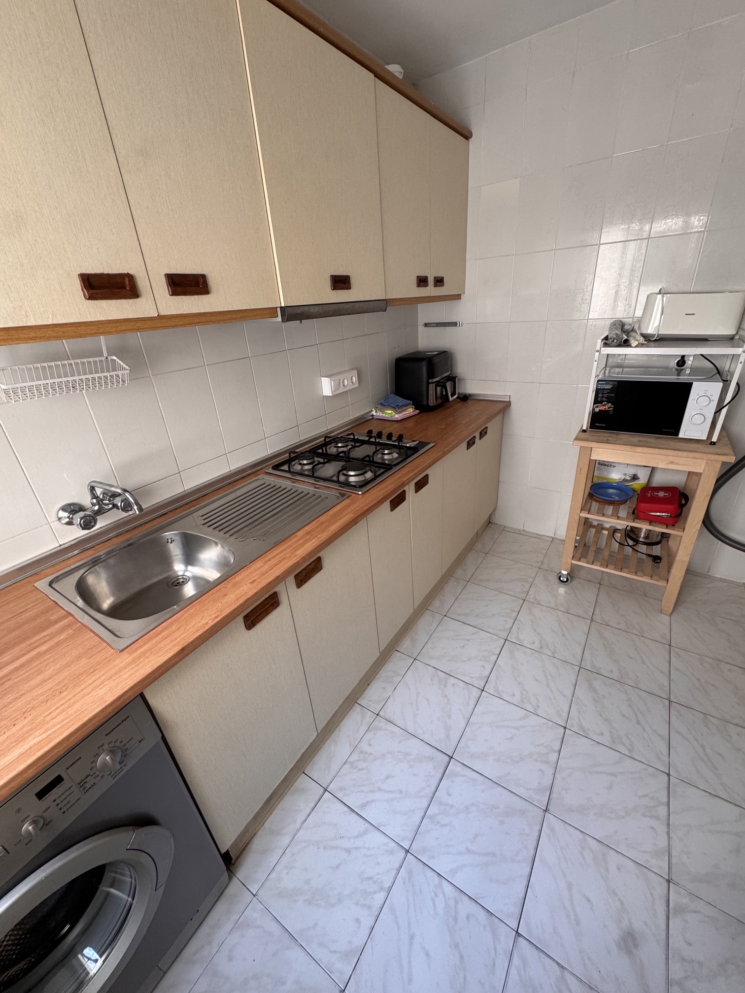 Fabulous Opportunity * 4 Bedroom Apartment * 150 Meters from The Beautiful Local Beach * With Transferable Tourist Licence * Includes Private Parking * Immaculate Condition * Excellent Location * Only €134,995 *