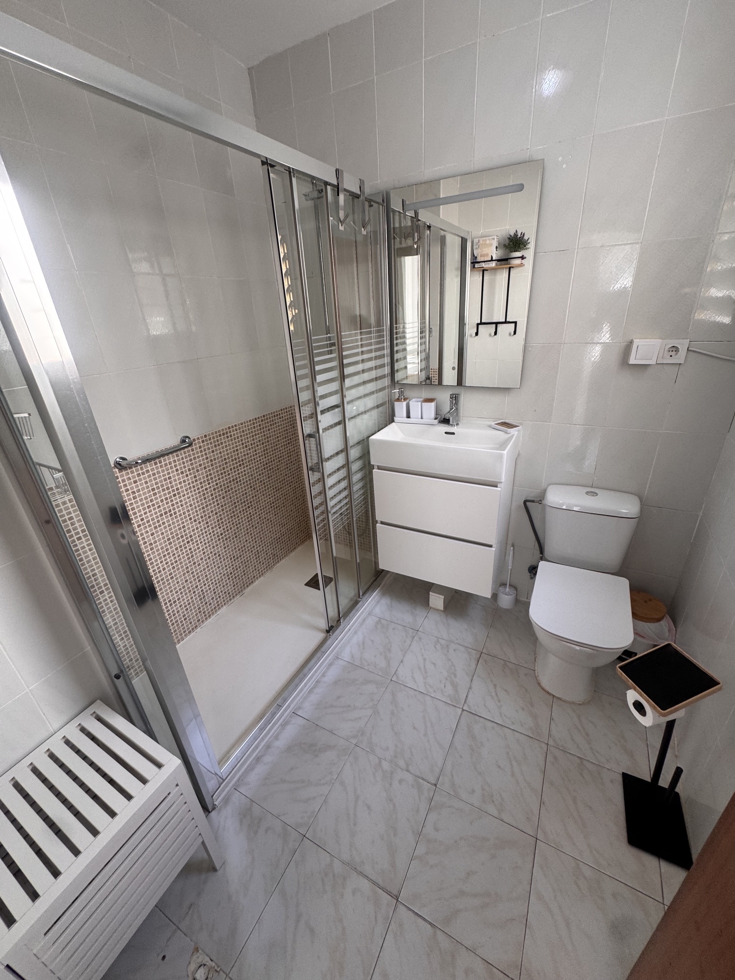 Fabulous Opportunity * 4 Bedroom Apartment * 150 Meters from The Beautiful Local Beach * With Transferable Tourist Licence * Includes Private Parking * Immaculate Condition * Excellent Location * Only €134,995 *