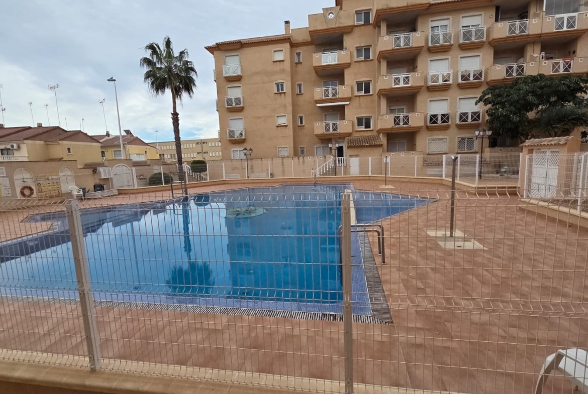 2 Bedroom / 2 Bathroom Apartment * Very popular Development * San Pedro del Pinatar * 10 minutes walk to the local beach * Shared Pool / Jacuzzi * Rooftop Solarium with BBQ facilities * Excellent Views €139,995 *