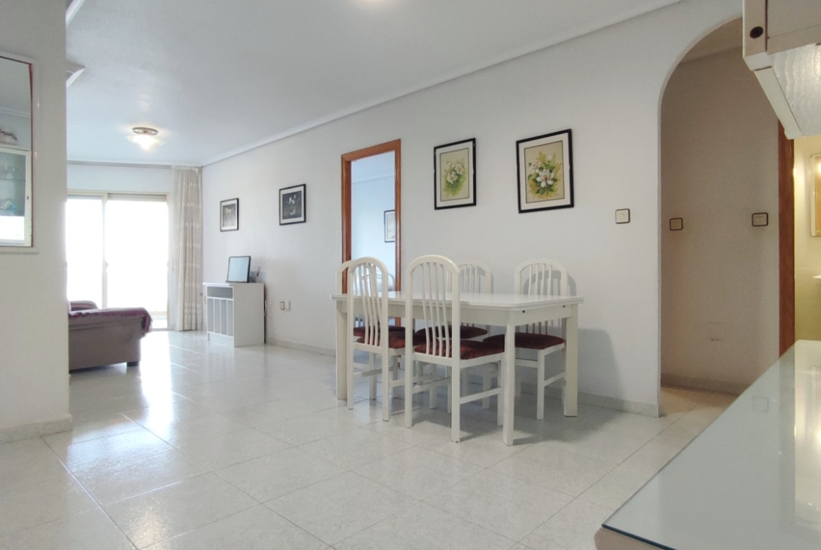 2 Bedroom / 2 Bathroom Apartment * Very popular Development * San Pedro del Pinatar * 10 minutes walk to the local beach * Shared Pool / Jacuzzi * Rooftop Solarium with BBQ facilities * Excellent Views €139,995 *