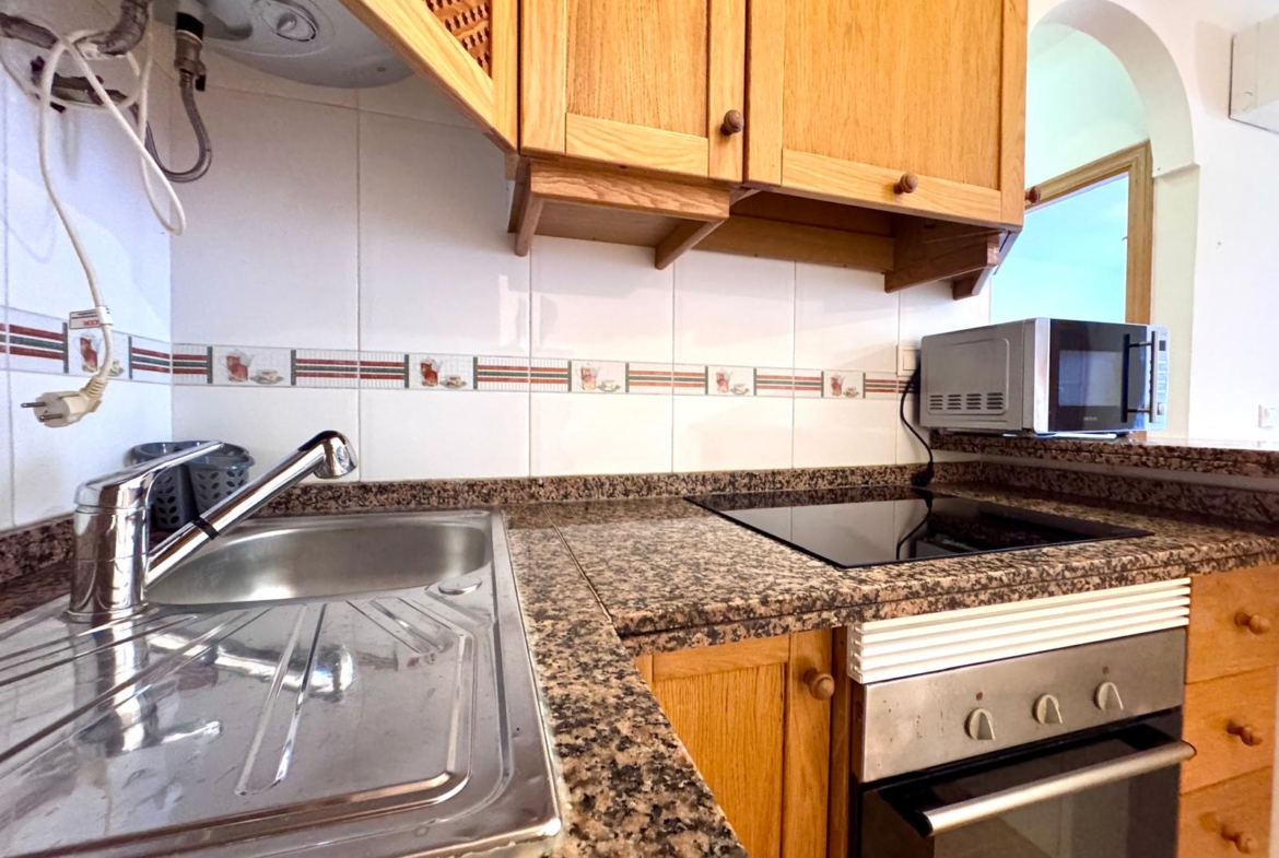 2 Bedroom / 2 Bathroom Apartment * Very popular Development * San Pedro del Pinatar * 10 minutes walk to the local beach * Shared Pool / Jacuzzi * Rooftop Solarium with BBQ facilities * Excellent Views €139,995 *