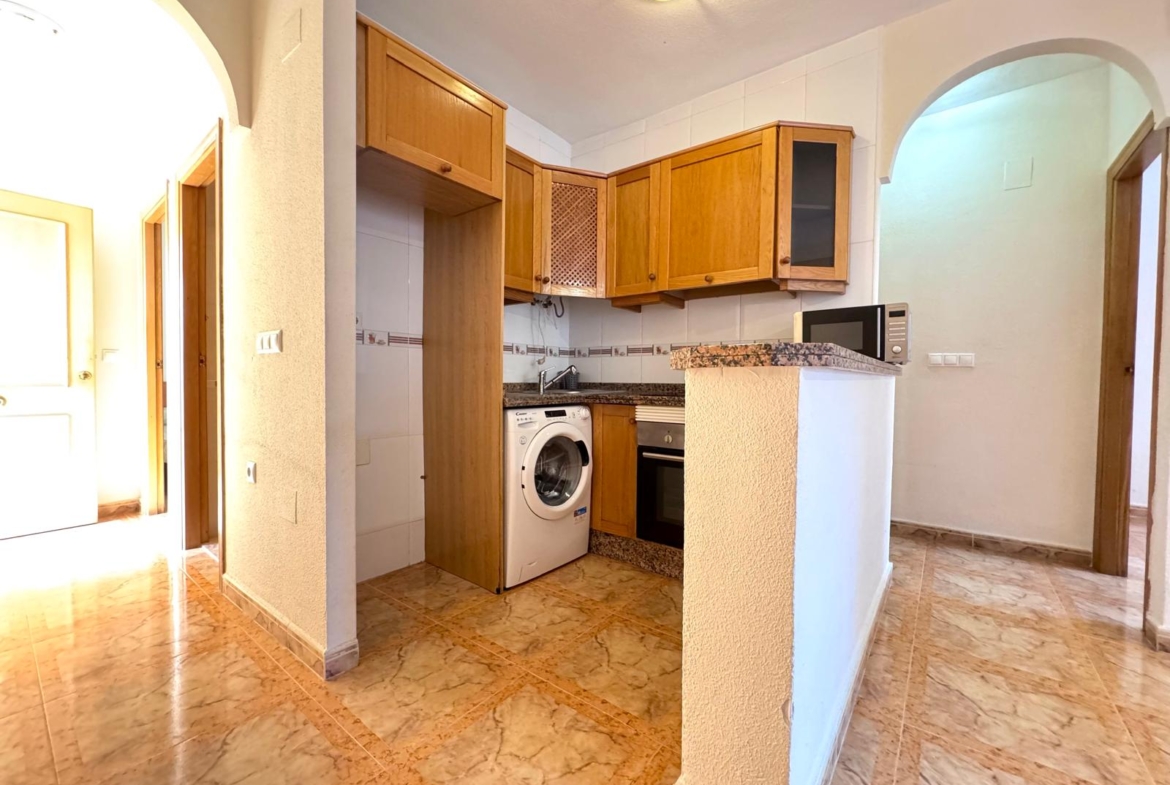 2 Bedroom / 2 Bathroom Apartment * Very popular Development * San Pedro del Pinatar * 10 minutes walk to the local beach * Shared Pool / Jacuzzi * Rooftop Solarium with BBQ facilities * Excellent Views €139,995 *