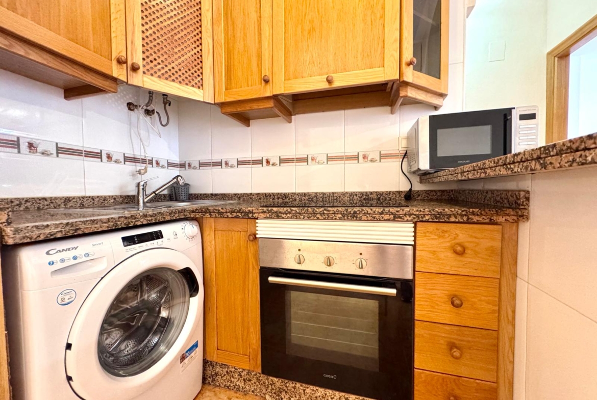 2 Bedroom / 2 Bathroom Apartment * Very popular Development * San Pedro del Pinatar * 10 minutes walk to the local beach * Shared Pool / Jacuzzi * Rooftop Solarium with BBQ facilities * Excellent Views €139,995 *