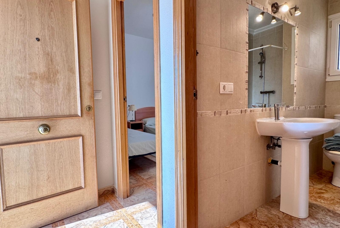 2 Bedroom / 2 Bathroom Apartment * Very popular Development * San Pedro del Pinatar * 10 minutes walk to the local beach * Shared Pool / Jacuzzi * Rooftop Solarium with BBQ facilities * Excellent Views €139,995 *