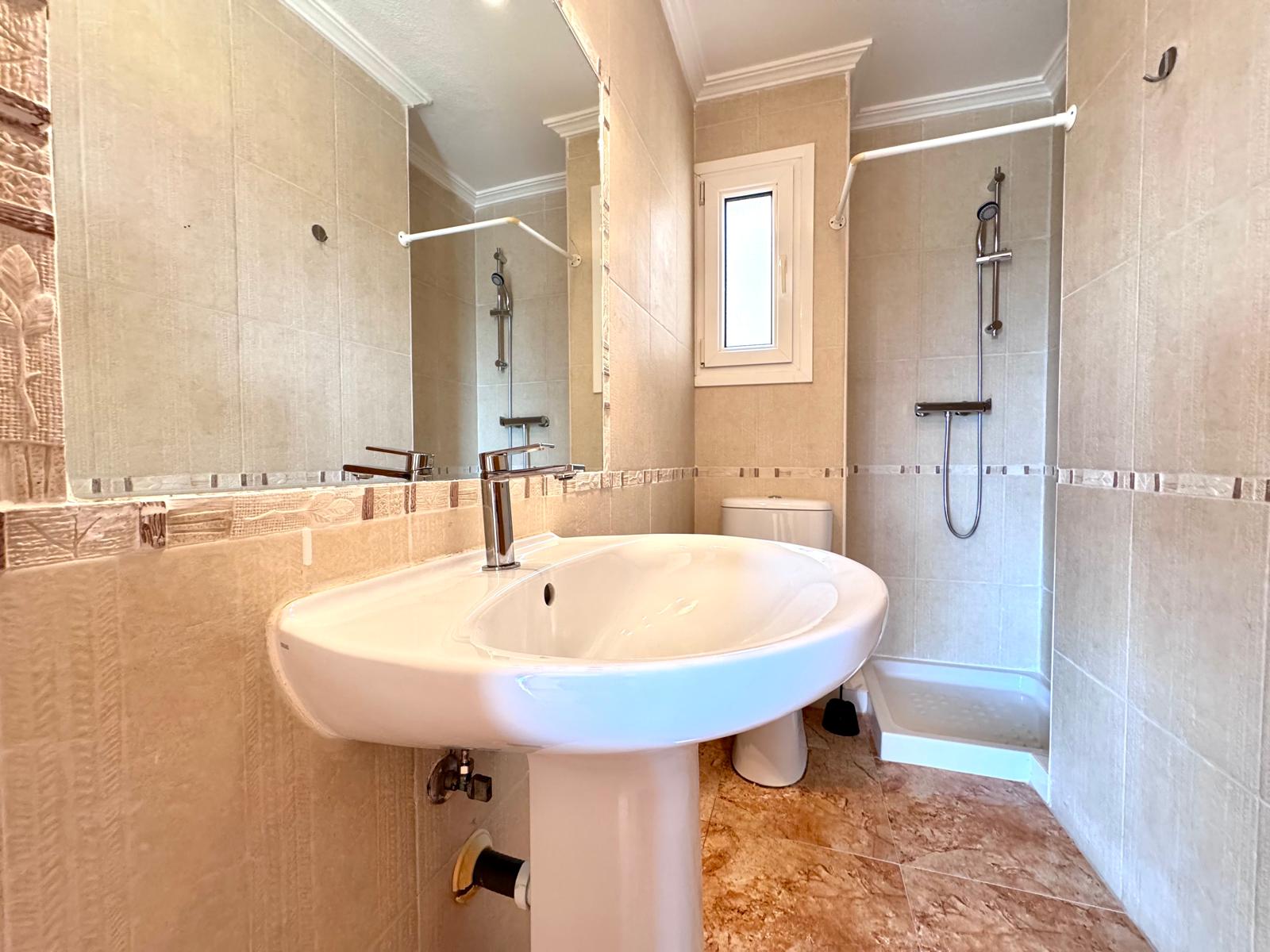 PHOTO-2026-06-30-08-35-25_3 2 Bedroom / 2 Bathroom Apartment * Very popular Development * San Pedro del Pinatar * 10 minutes walk to the local beach * Shared Pool / Jacuzzi * Rooftop Solarium with BBQ facilities * Excellent Views €139,995 *