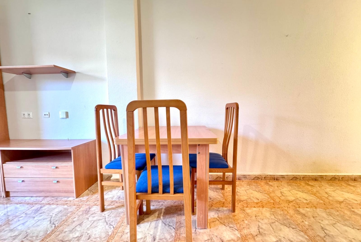 2 Bedroom / 2 Bathroom Apartment * Very popular Development * San Pedro del Pinatar * 10 minutes walk to the local beach * Shared Pool / Jacuzzi * Rooftop Solarium with BBQ facilities * Excellent Views €139,995 *