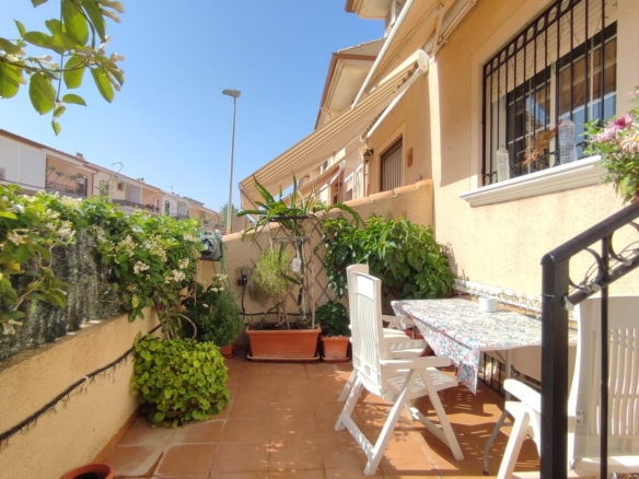 4 Bedroom / 2 Bathroom * Semi Detached House * Close to the Botanical Garden Restaurant €229,500 * San Pedro del Pinatar *