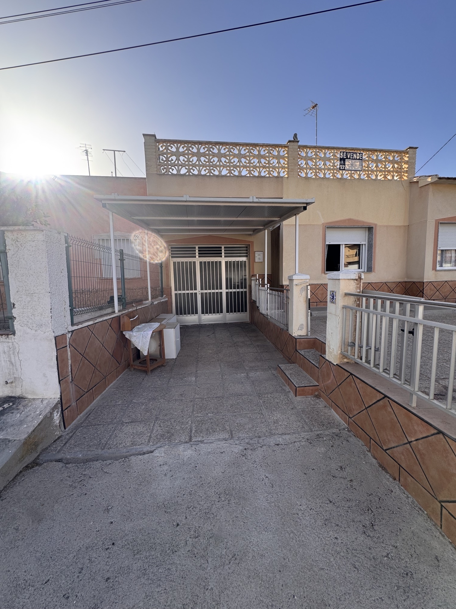 4 Bedroom * 2 Bathroom One level House For Sale * Central San Pedro * Very Desirable area * Private Garage * Large Terrace & Solarium * €217,995 *