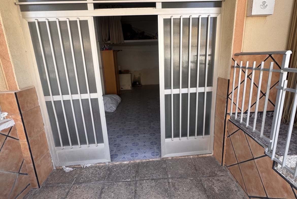4 Bedroom * 2 Bathroom One level House For Sale * Central San Pedro * Very Desirable area * Private Garage * Large Terrace & Solarium * €217,995 *