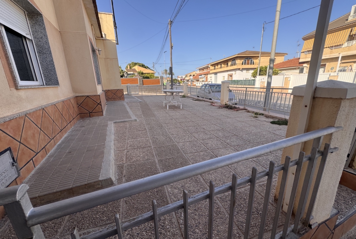 4 Bedroom * 2 Bathroom One level House For Sale * Central San Pedro * Very Desirable area * Private Garage * Large Terrace & Solarium * €217,995 *