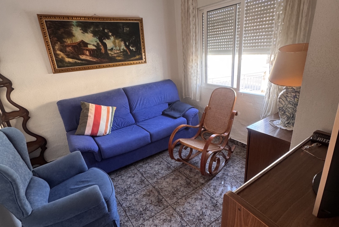 4 Bedroom * 2 Bathroom One level House For Sale * Central San Pedro * Very Desirable area * Private Garage * Large Terrace & Solarium * €217,995 *