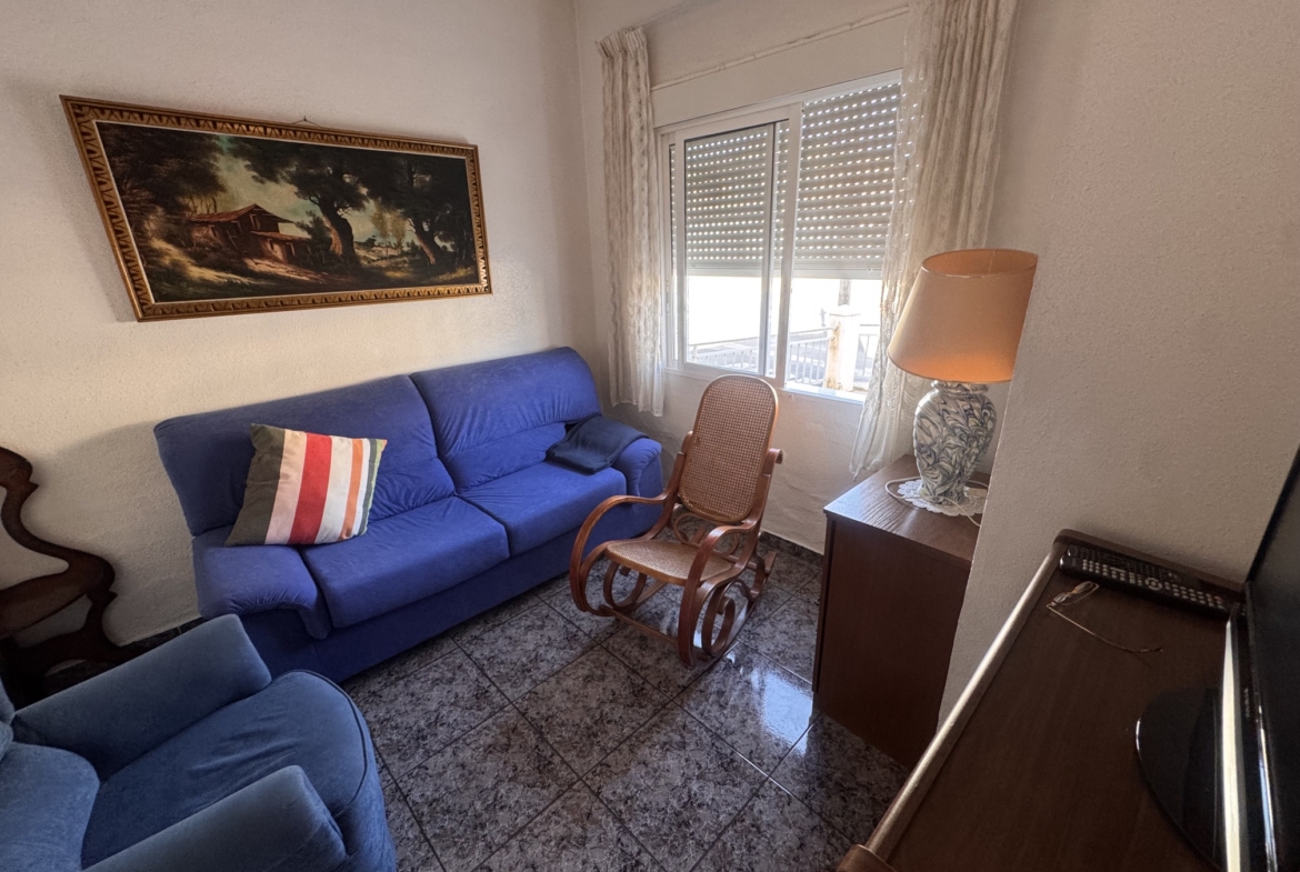 4 Bedroom * 2 Bathroom One level House For Sale * Central San Pedro * Very Desirable area * Private Garage * Large Terrace & Solarium * €217,995 *