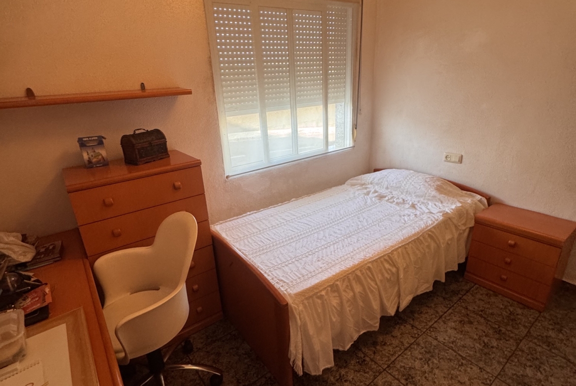 4 Bedroom * 2 Bathroom One level House For Sale * Central San Pedro * Very Desirable area * Private Garage * Large Terrace & Solarium * €217,995 *