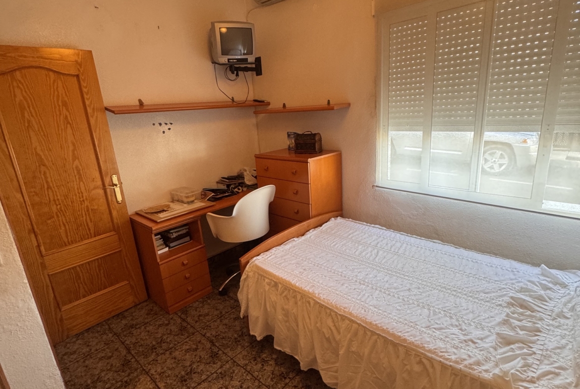 4 Bedroom * 2 Bathroom One level House For Sale * Central San Pedro * Very Desirable area * Private Garage * Large Terrace & Solarium * €217,995 *