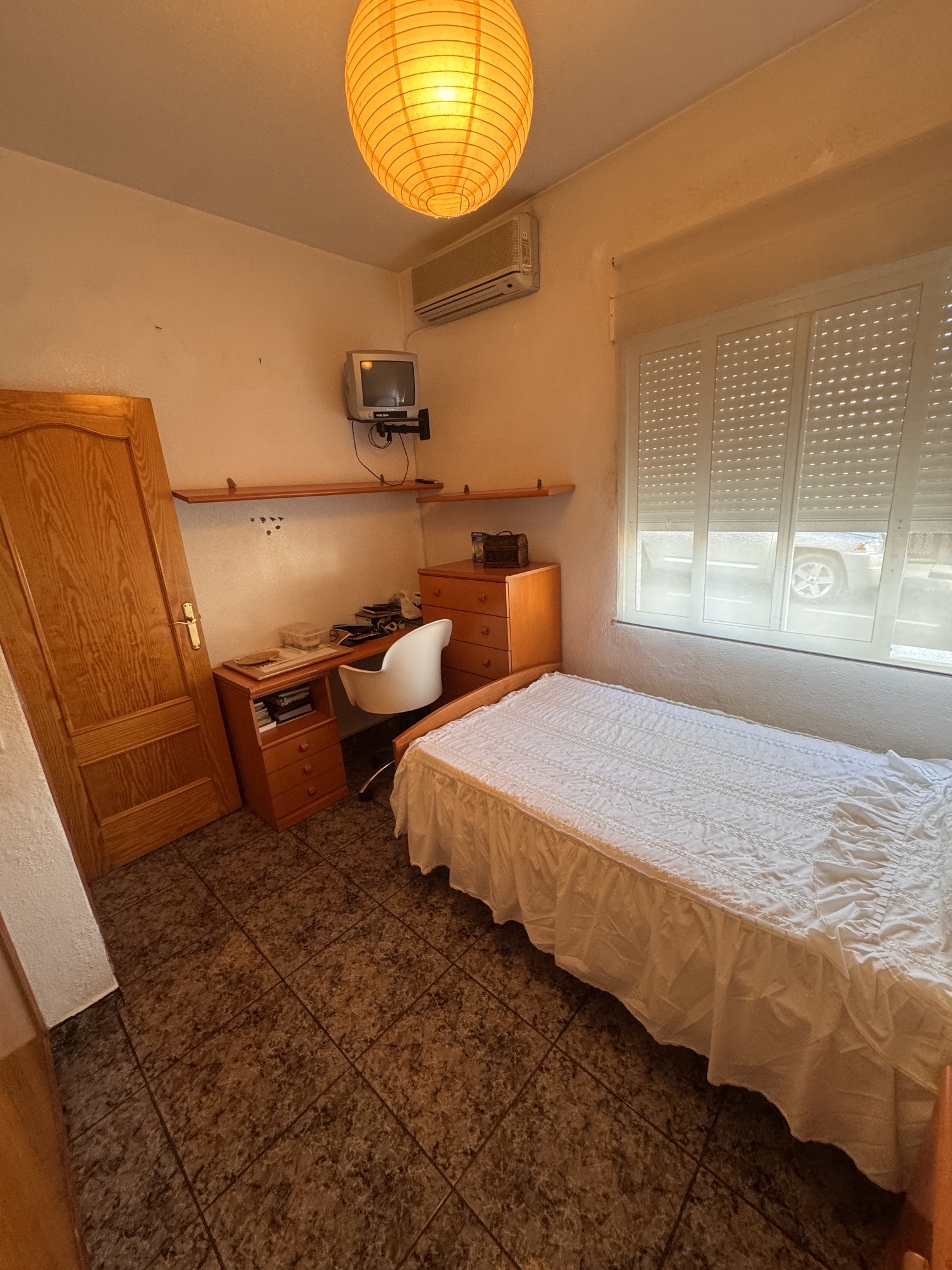 4 Bedroom * 2 Bathroom One level House For Sale * Central San Pedro * Very Desirable area * Private Garage * Large Terrace & Solarium * €217,995 *