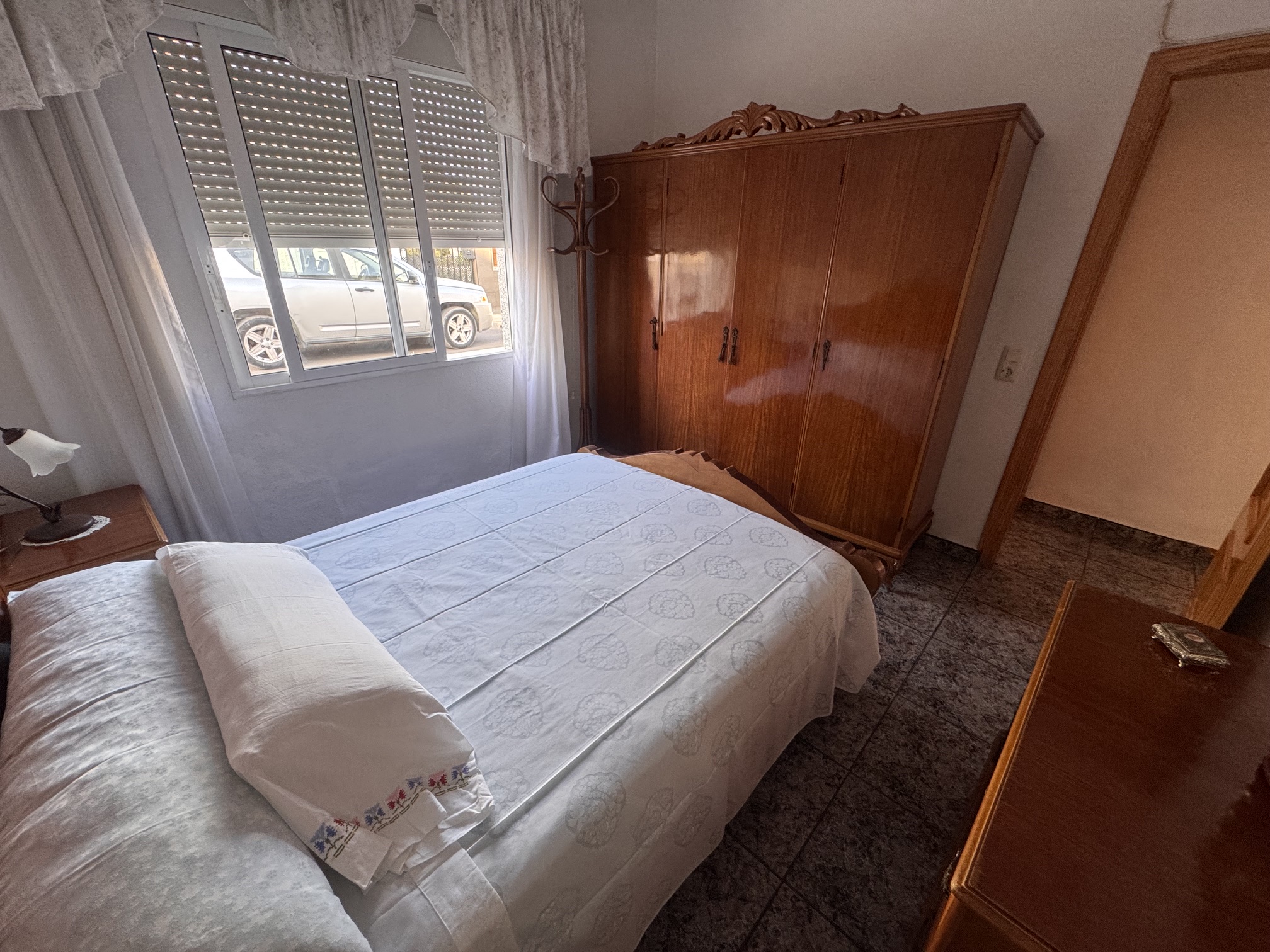 4 Bedroom * 2 Bathroom One level House For Sale * Central San Pedro * Very Desirable area * Private Garage * Large Terrace & Solarium * €217,995 *