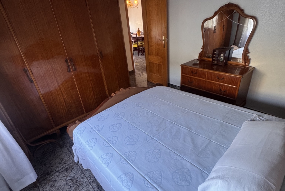 4 Bedroom * 2 Bathroom One level House For Sale * Central San Pedro * Very Desirable area * Private Garage * Large Terrace & Solarium * €217,995 *